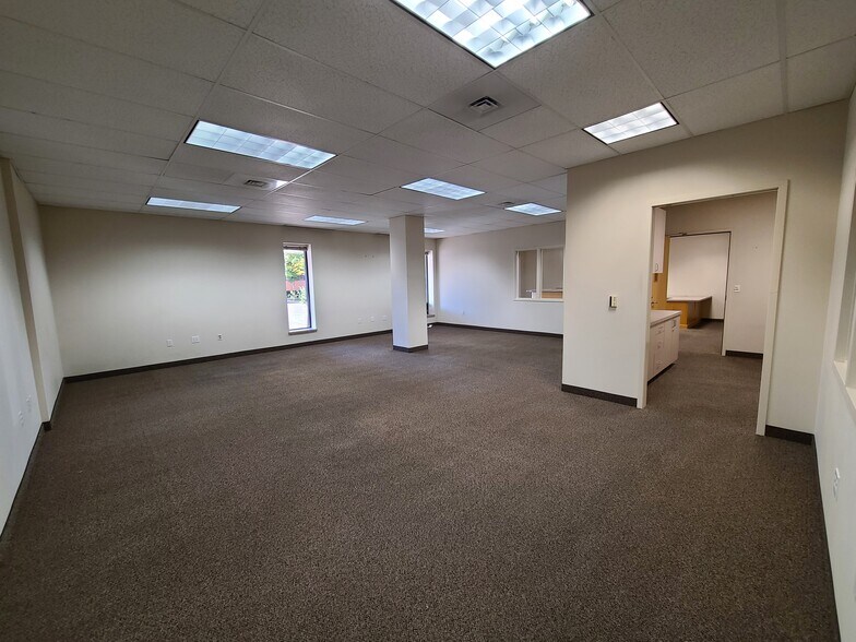 More Photos Of 544 Ferry St SE, Salem Office For Lease