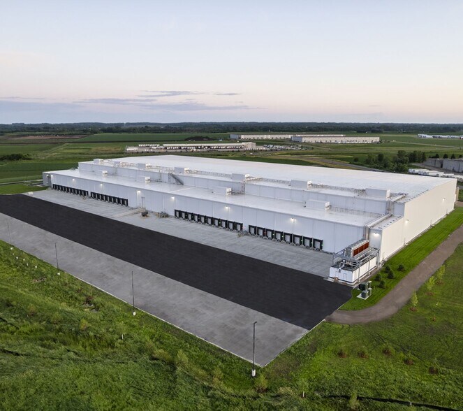 More Photos Of 21700 Galway Ln, Lakeville Refrigeration Cold Storage For Lease