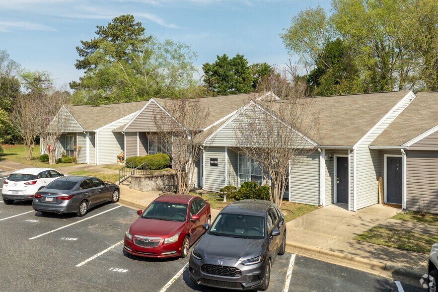 More Photos Of 1004 Appamattox Ct, Fayetteville Apartments For Sale