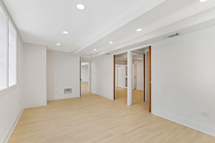 More Photos Of 736 Clementina St, San Francisco Flex For Sale