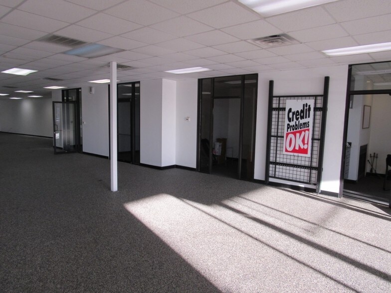 More Photos Of 9311 Lyndon B Johnson Fwy, Dallas General Retail For Sale