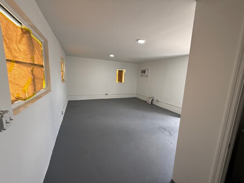 More Photos Of 14041 NW 20th Ave, Opa-locka Warehouse For Sale