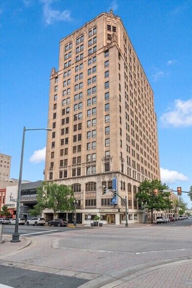 Primary Photo Of 509 Marshall St, Shreveport Office For Sale