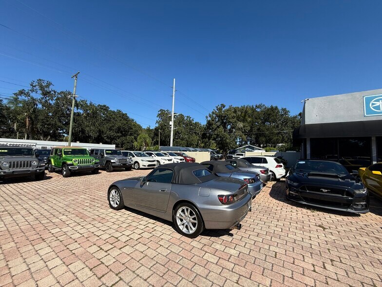 More Photos Of 13001 N Florida Ave, Tampa General Retail For Lease