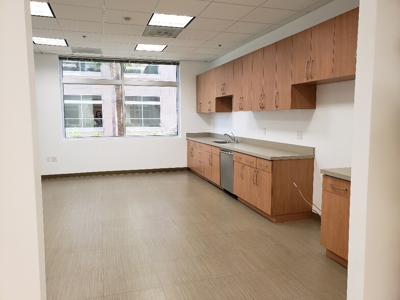 More Photos Of 3200 E Guasti Rd, Ontario Office For Lease