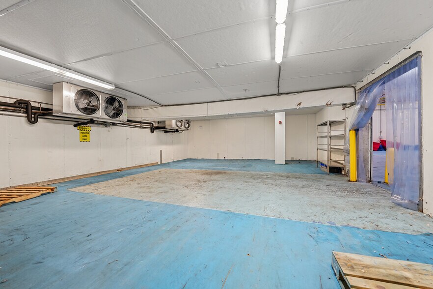 More Photos Of 86 Macarthur Dr, New Bedford Warehouse For Sale