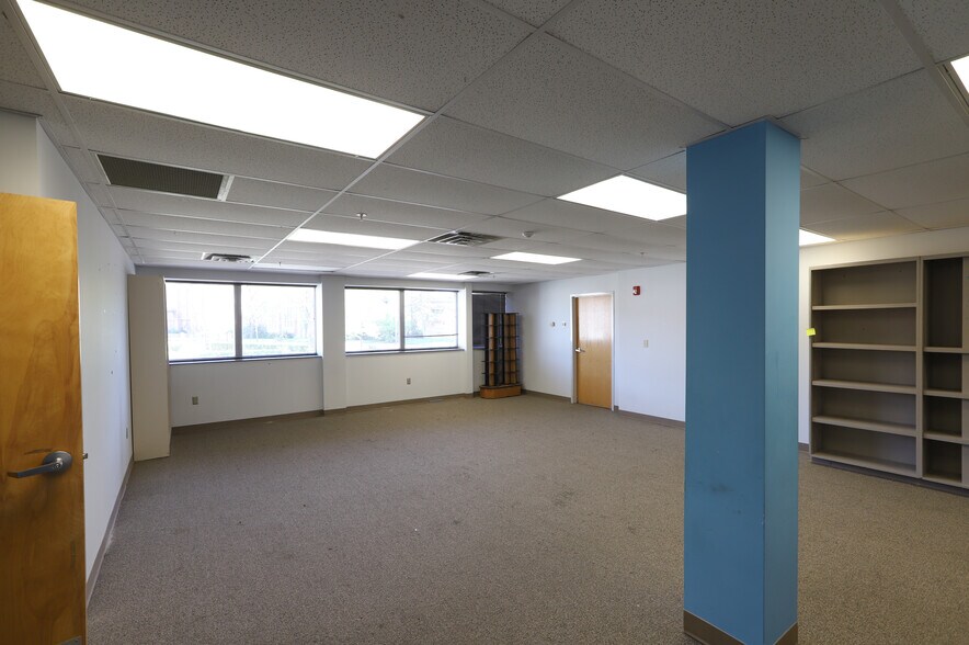 More Photos Of 184 Salem Ave, Dayton Office Residential For Lease