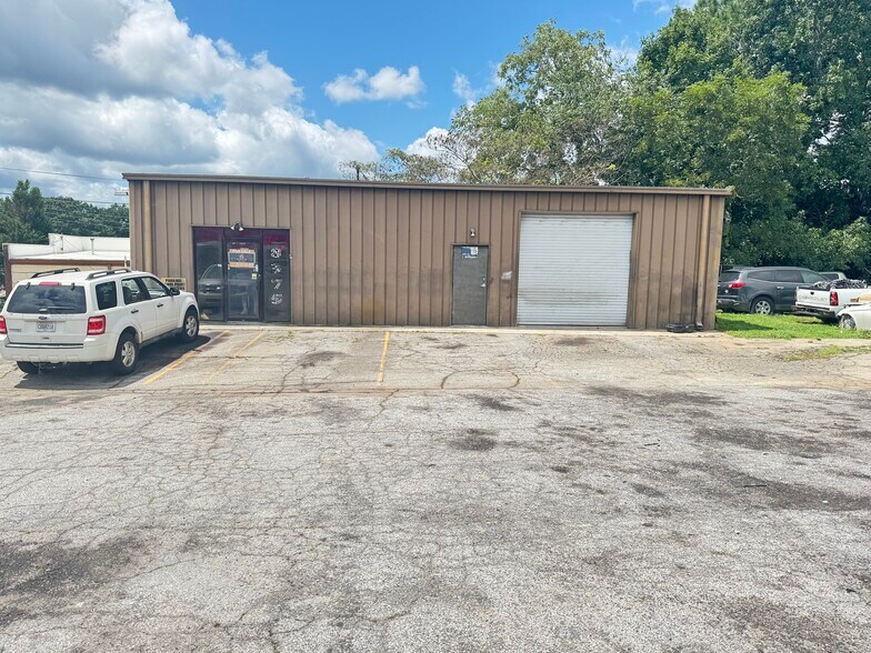 More Photos Of 8375 Grady St, Douglasville Light Distribution For Sale