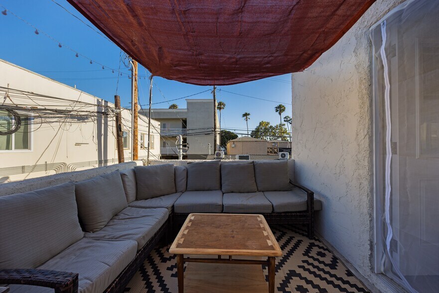 More Photos Of 28 Argonne Ave, Long Beach Apartments For Sale