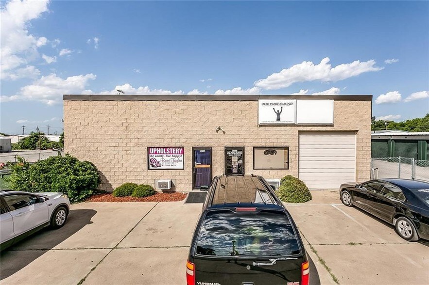 More Photos Of 401 Western Hills Trl, Granbury Warehouse For Sale
