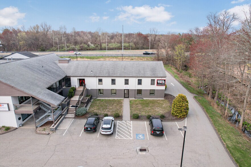 More Photos Of 36 Main St, East Hartford Storefront Retail Office For Lease