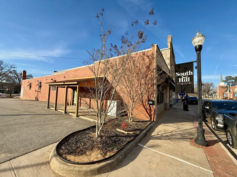 More Photos Of 115 N Mecklenburg Ave, South Hill Restaurant For Sale