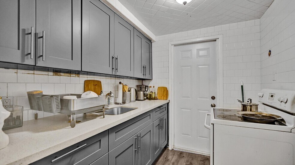 More Photos Of 7630 Byron Ave, Miami Beach Apartments For Sale