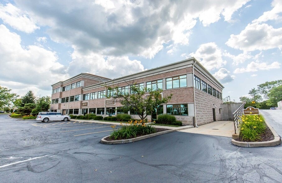 More Photos Of 17280 W North Ave, Brookfield Medical For Lease