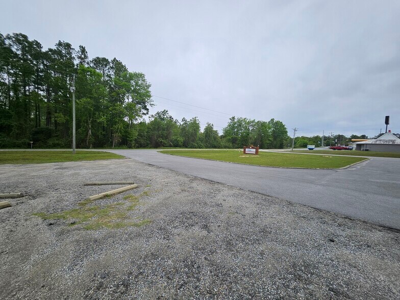 More Photos Of 495 Saint Johns Rd, Bonifay Office For Sale