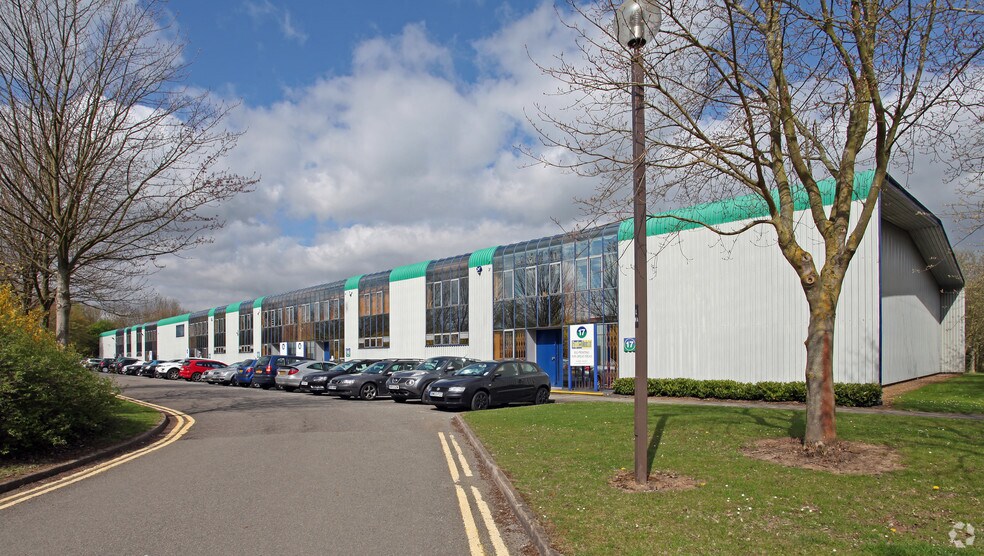 More Photos Of 12-17 Alston Dr, Milton Keynes Warehouse For Lease