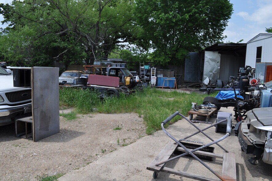 More Photos Of 11460 C F Hawn Fwy, Dallas Auto Repair For Sale