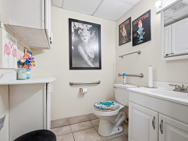 More Photos Of 415 Flagler Ave, New Smyrna Beach Storefront For Sale