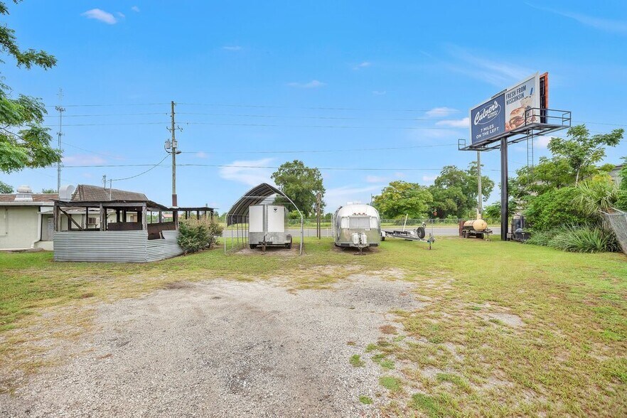 More Photos Of 3101 N Orange Blossom Trl, Zellwood Restaurant For Sale