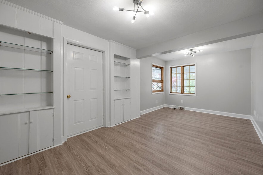 More Photos Of 454 Big Hill Ave, Richmond Office Residential For Sale