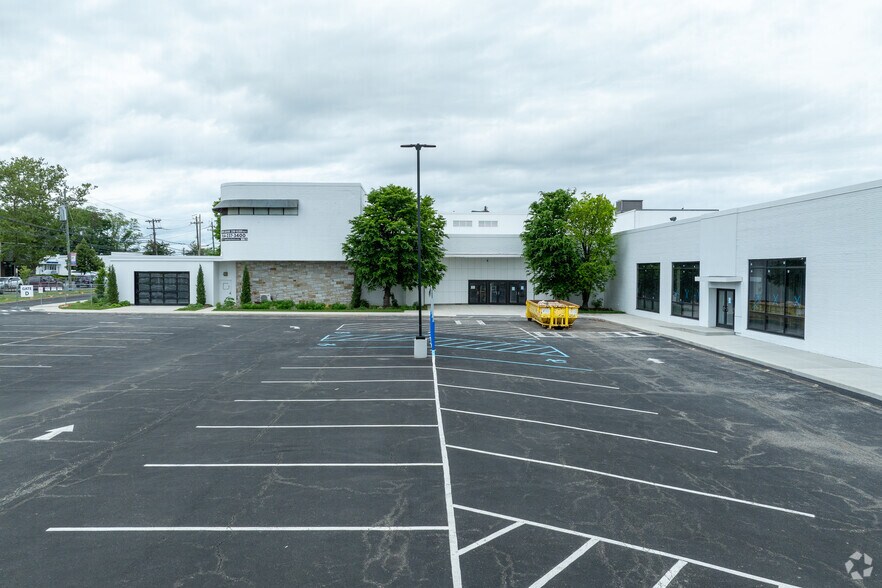 More Photos Of 750 White Plains Rd, Eastchester General Retail For Lease