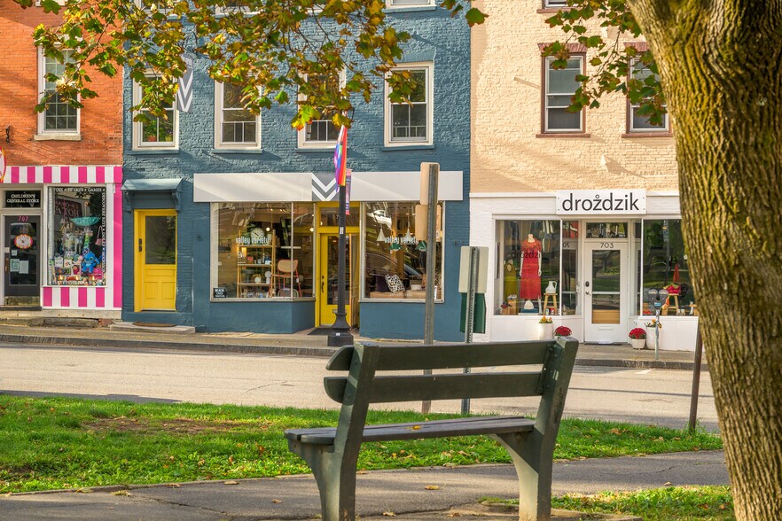 More Photos Of 705 Warren St, Hudson Storefront Retail Residential For Sale