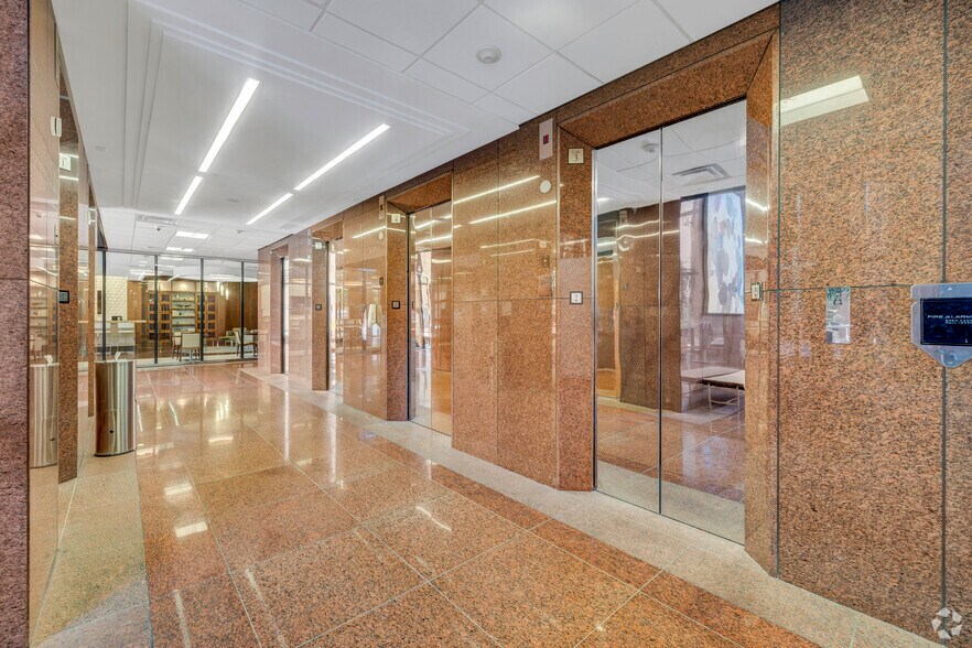 More Photos Of 2603 Augusta Dr, Houston Office For Lease