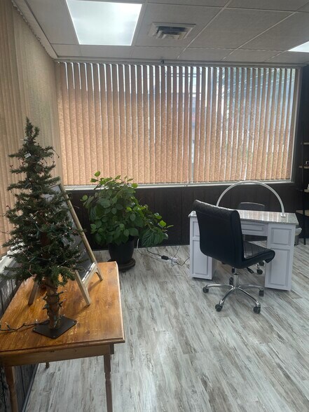 More Photos Of 102-110 S 12th St, Nebraska City Loft Creative Space For Lease