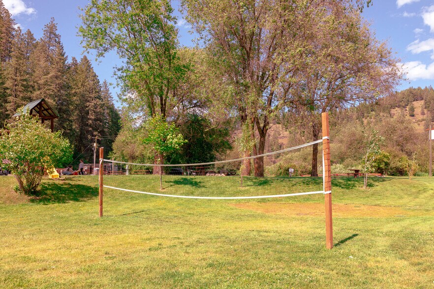 More Photos Of 12329 E Frontage Rd, Coeur d'Alene Trailer Camper Park For Sale