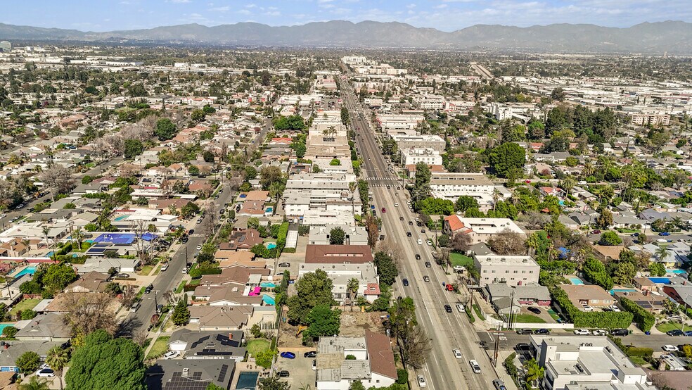More Photos Of 6901 Woodman Ave, Van Nuys Apartments For Sale