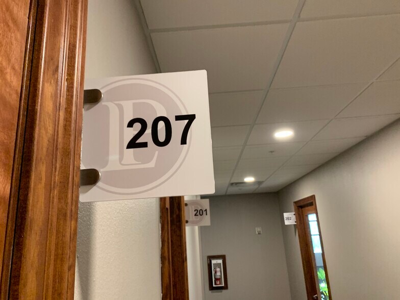 More Photos Of 4300 S Highway 27, Clermont Storefront Retail Office For Lease