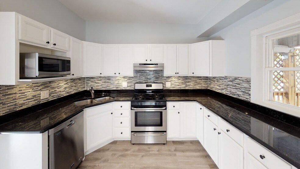 More Photos Of 1460 W Huron St, Chicago Apartments For Sale