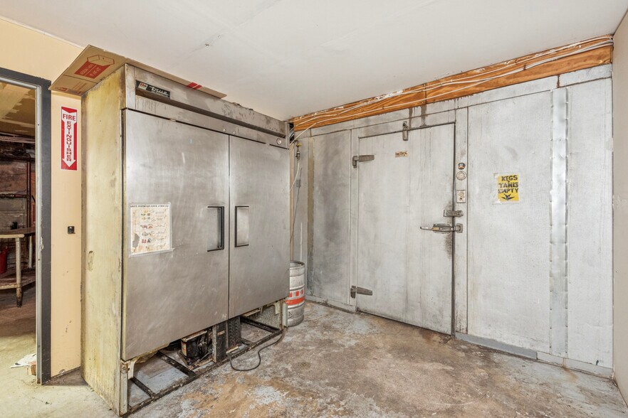 More Photos Of 7165 Germantown Ave, Philadelphia Restaurant For Lease