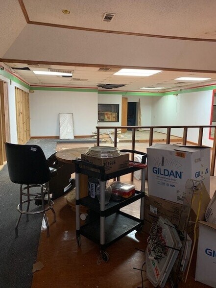 More Photos Of 2706 Samuell Blvd, Dallas Storefront For Lease