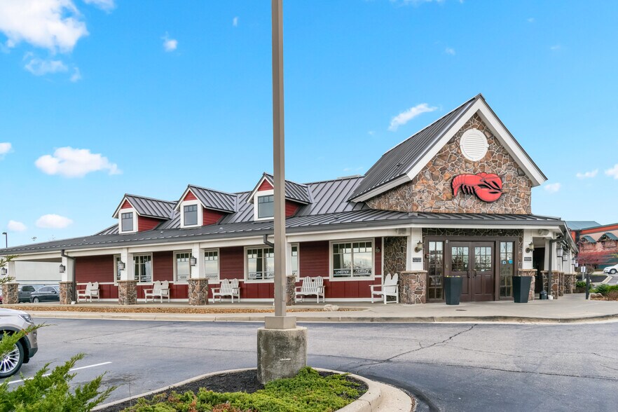 More Photos Of 320 Cincinnati Mills Rd, Cincinnati Restaurant For Sale