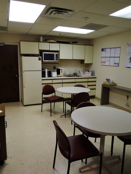 More Photos Of 200 Highpoint Dr, Chalfont Office For Sale