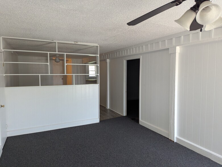 More Photos Of 1935 Gillespie St, Fayetteville Convenience Store For Sale