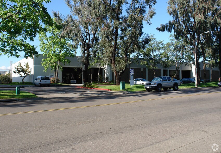 More Photos Of 8829-8835 Complex Dr, San Diego Warehouse For Lease