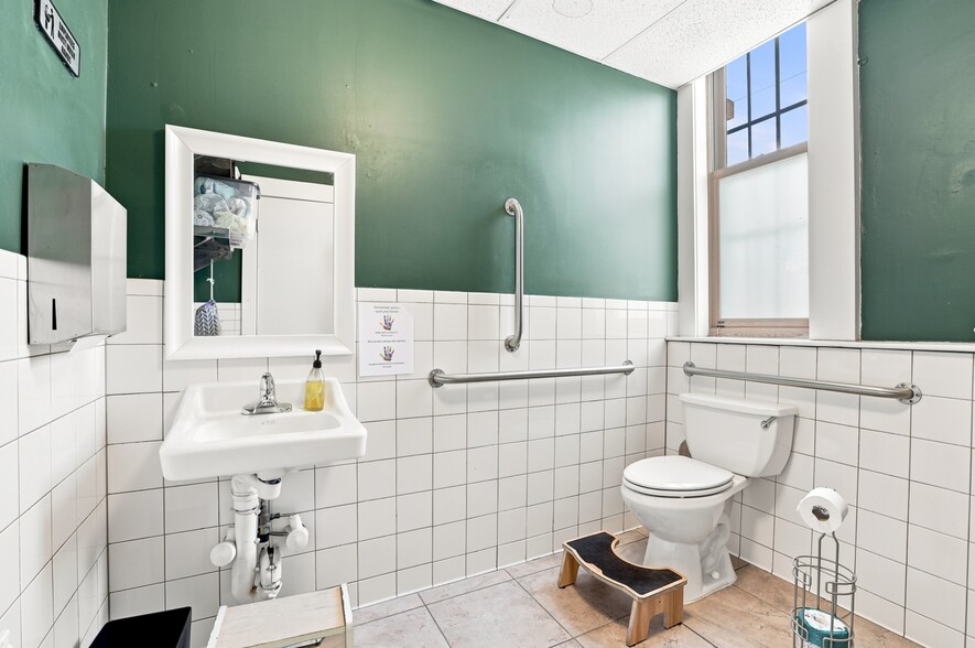 More Photos Of 300-306 Elati St, Denver Office For Sale