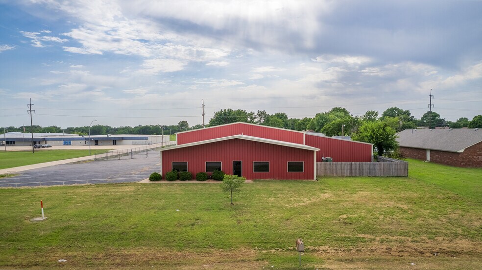 More Photos Of 2301 S Highway 77, Pauls Valley Industrial For Sale