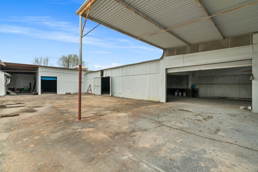 More Photos Of 3314 Carr St, Houston Manufacturing For Sale