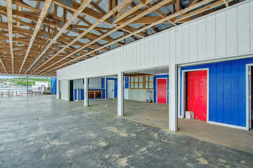 More Photos Of 27485 Cross Ln, Barnett Restaurant For Sale