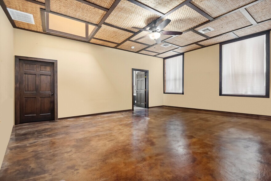 More Photos Of 1941 Spring Cypress Rd, Spring Warehouse For Sale