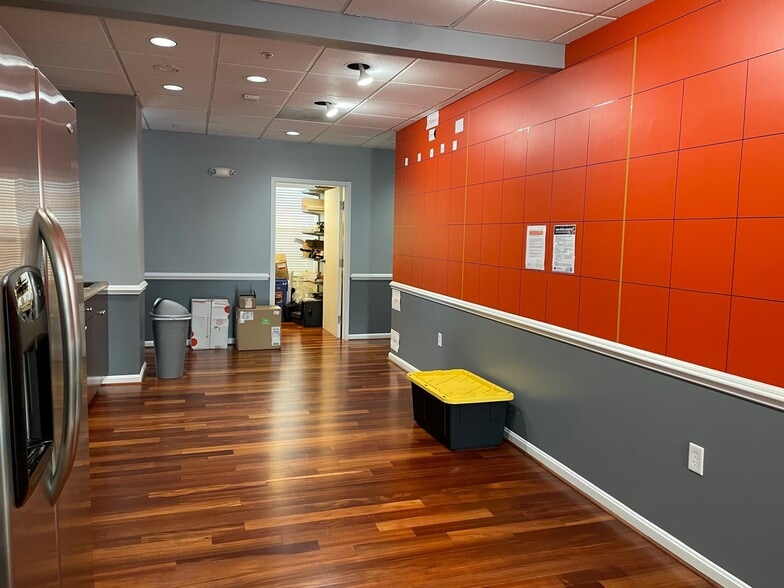 More Photos Of 44031 Pipeline Plz, Ashburn Medical For Lease