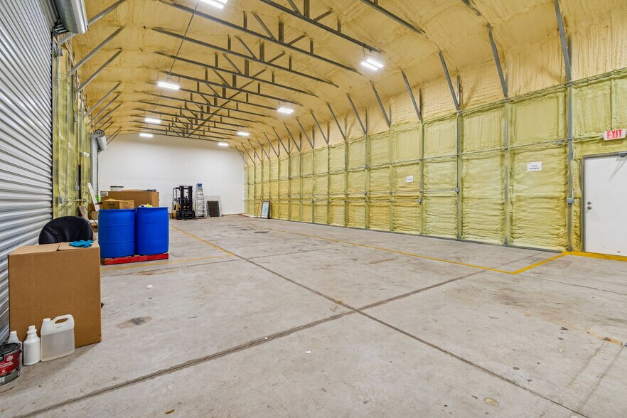 More Photos Of 2820 N 34th St, Tampa Warehouse For Lease