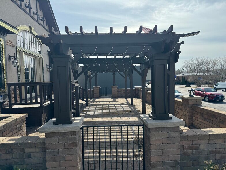 More Photos Of 394 W Virginia St, Crystal Lake Restaurant For Sale