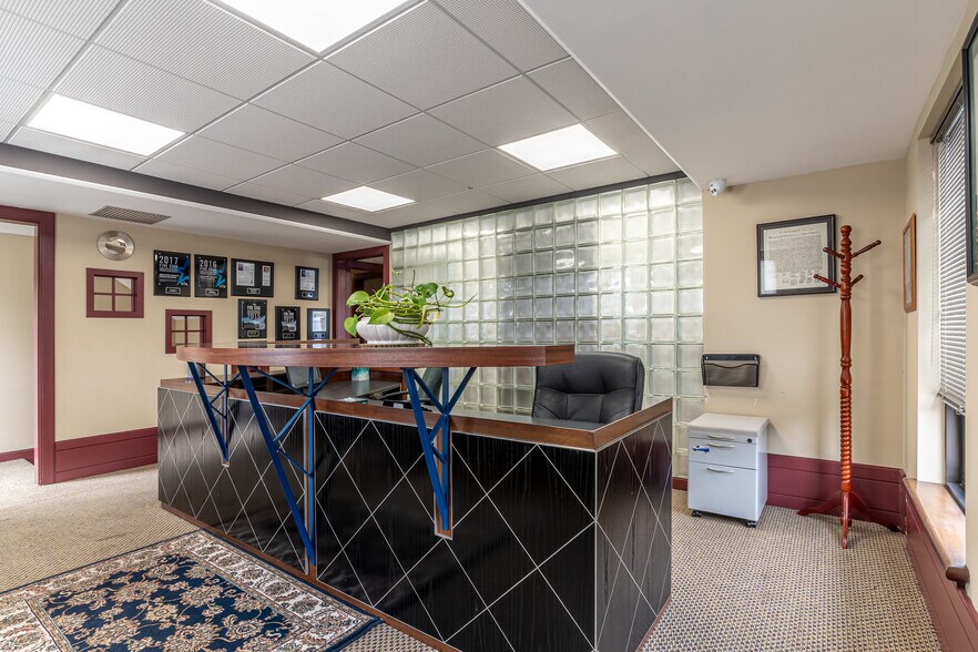 More Photos Of 55 Jefferson Blvd, Warwick Office For Sale