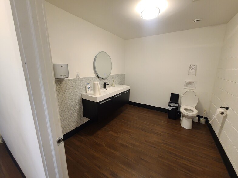 More Photos Of 14524 115 Av NW, Edmonton Distribution For Sale