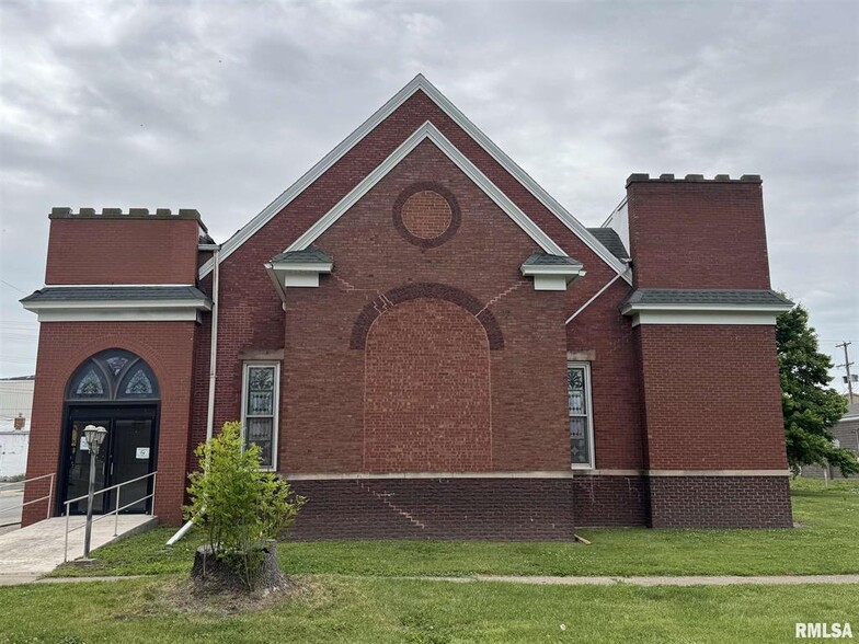 More Photos Of 170 W Hurst St, Bushnell Religious Facility For Sale