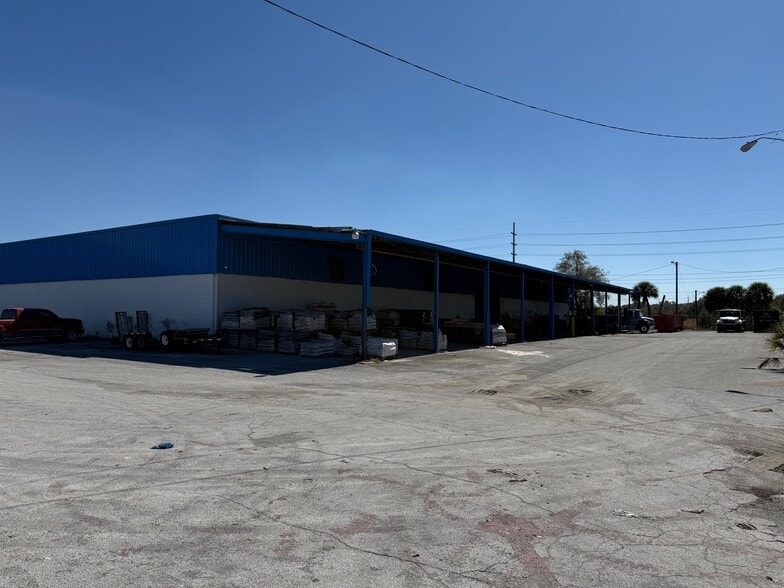 More Photos Of 2 US Highway 17 92 N, Haines City Showroom For Sale